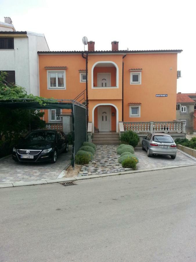 Apartmani Bulajic Крк Екстер'єр фото